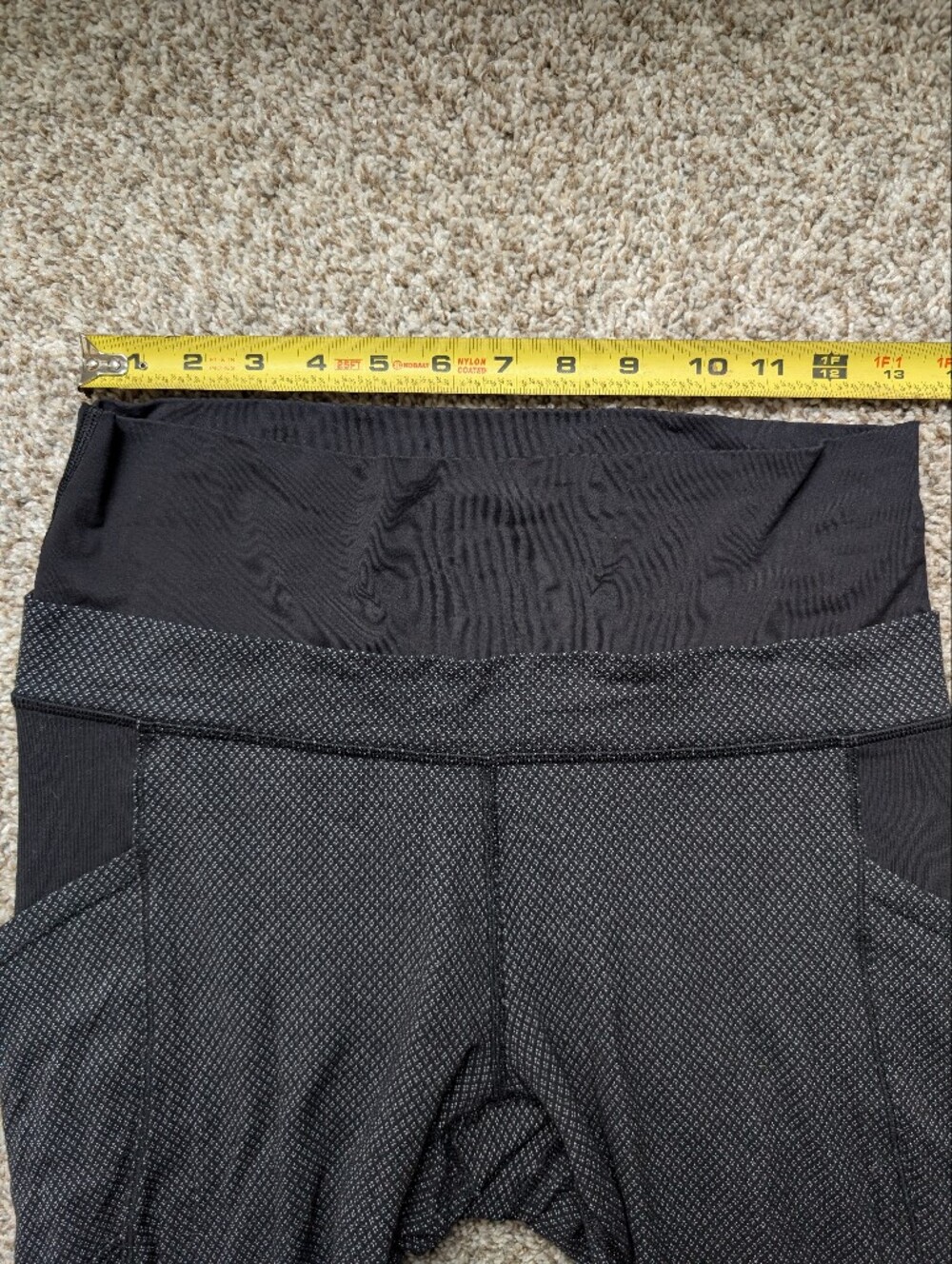 Lululemon Black Leggings With Micro Diamond‎ Design Women's Sz 6 Leg Pockets - Picture 7 of 10